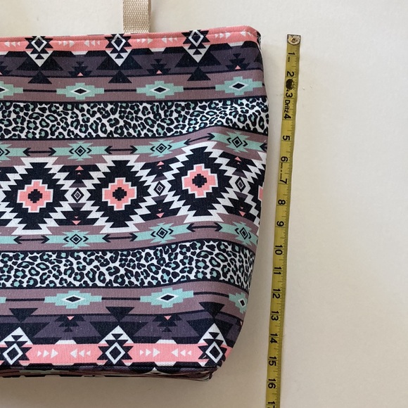 Jumbo Boho Aztec Print Beach Tote - Picture 8 of 11